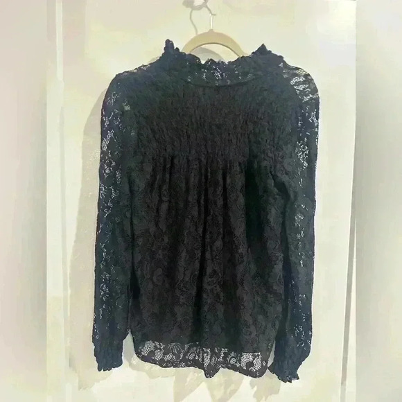 Adiva Lace blouse - Picture 1 of 6